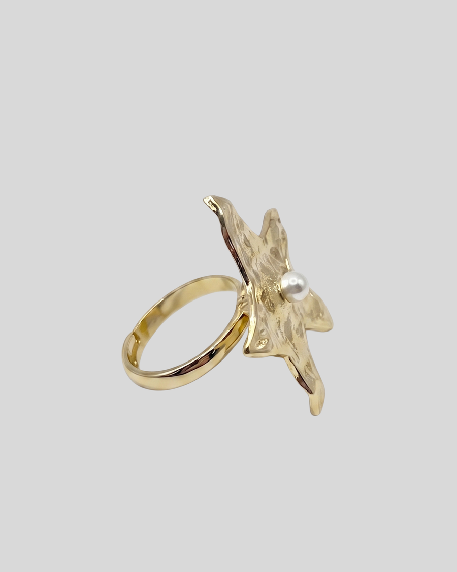 Star Ring Gold Pearl — Detail