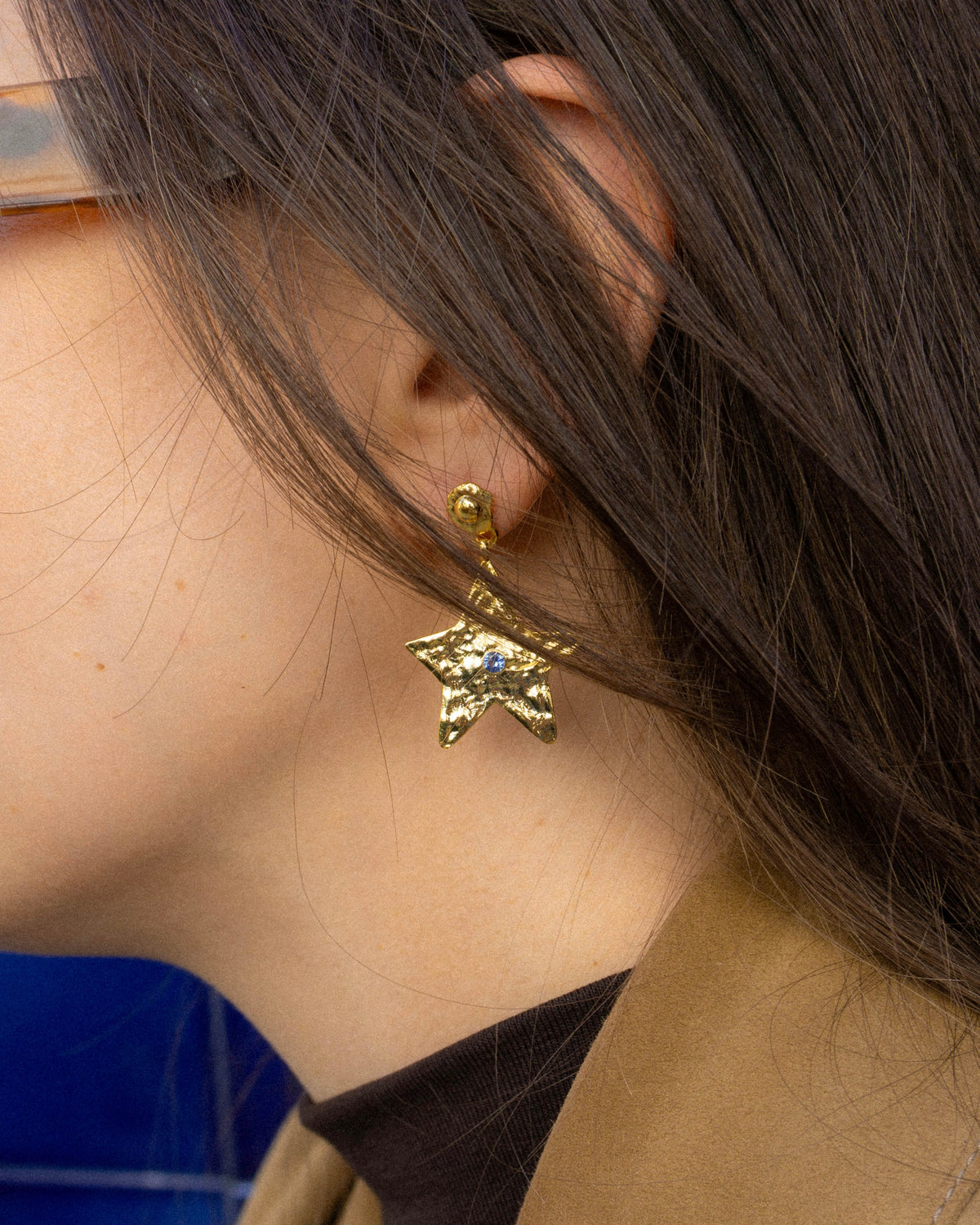 Star Earring Gold Blue — Side view