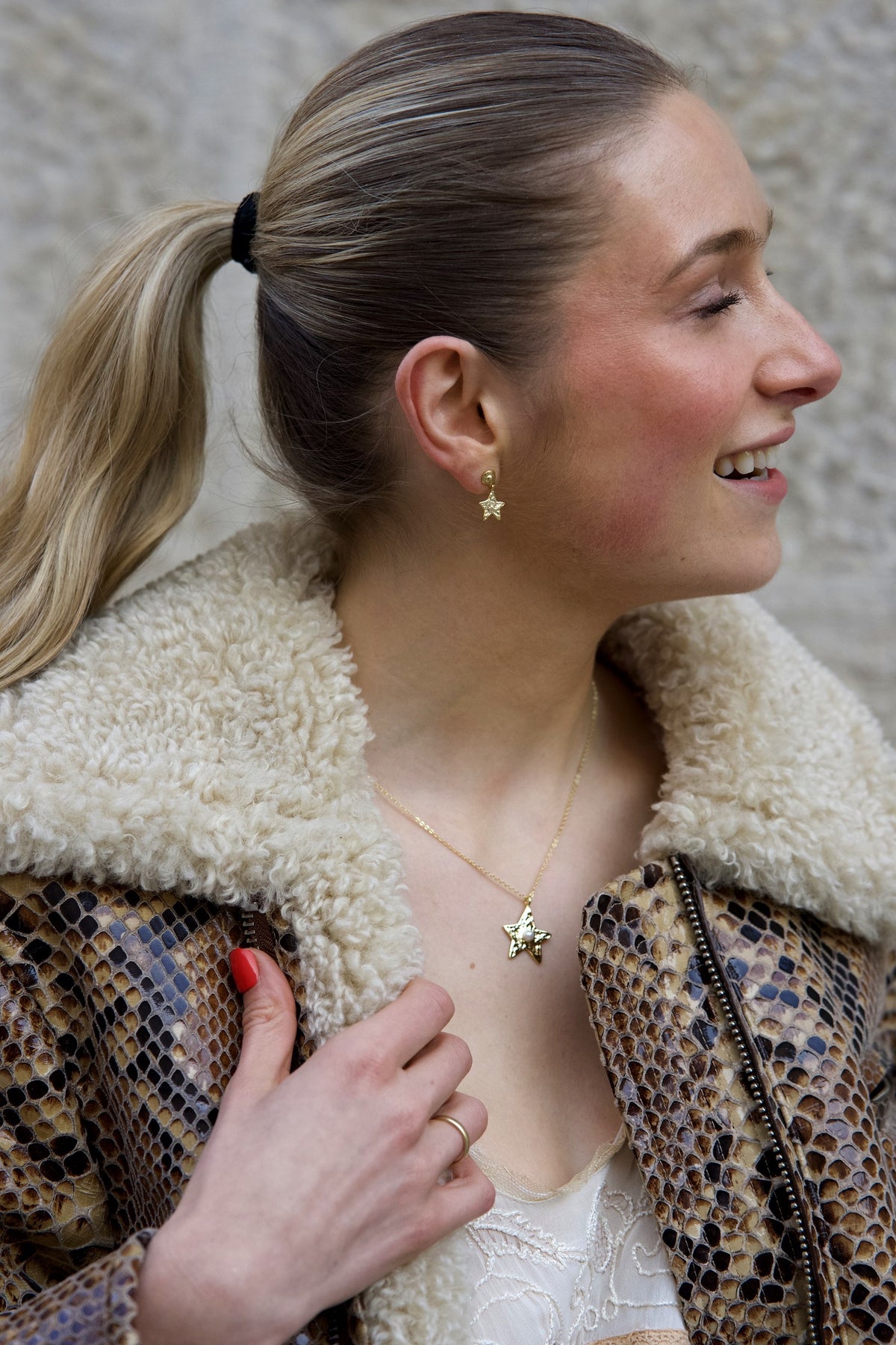 Star Earring Gold Mini — Side view
