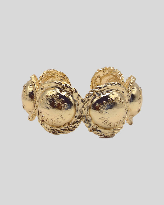 Champagne Bracelet Gold — front view of the capsule cuff